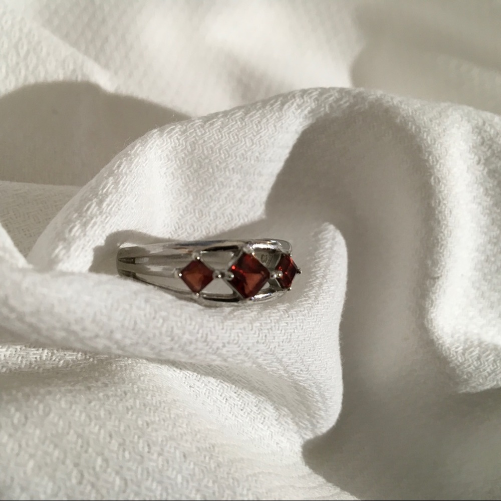 Sterling silver ring and semi-precious stone